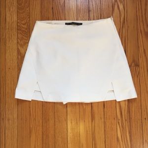 Zara triangle cutout skort size small